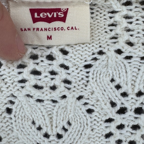 Levi’s Cream Pointelle Knit Collared Button Top – Size M - Picture 2 of 2